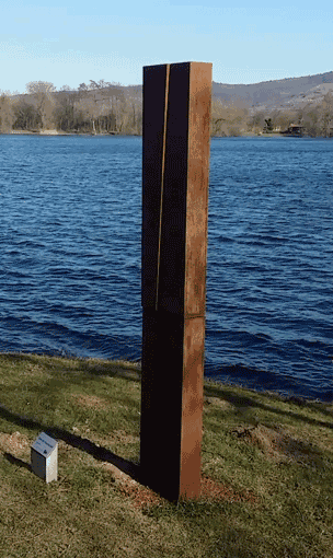 STELE DER FREUNDSCHAFT